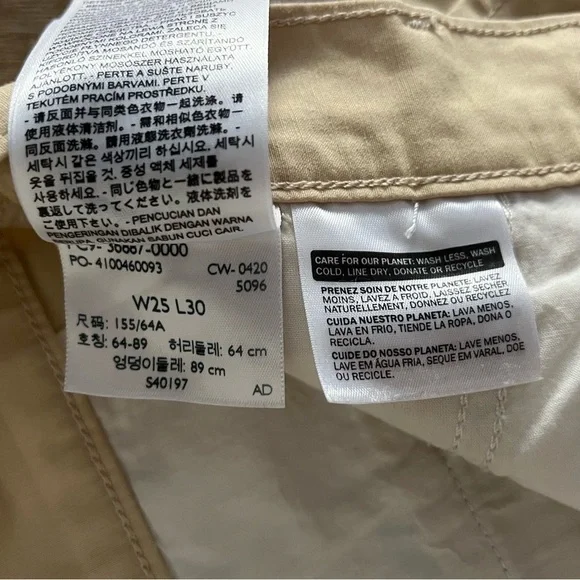 Levi’s Premium 100% Cotton High Loose Pleated Pants - Cream Beige - Size 25 - Picture 9 of 13